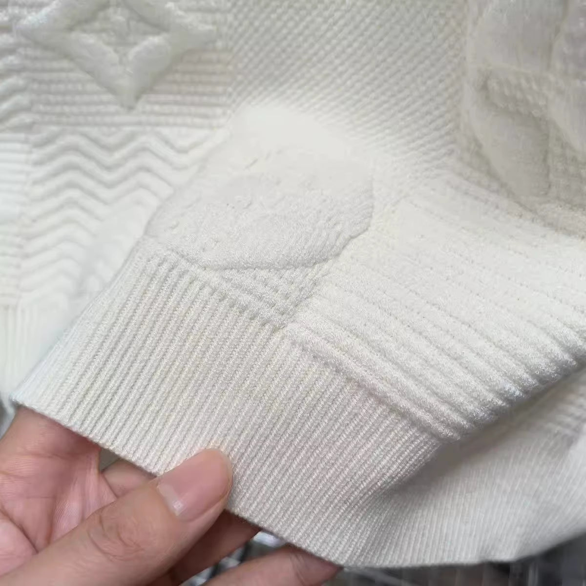 Light Luxury Knitted Sweater Short-Sleeved T-Shirt Young Men'S Trend Fashion Simple Jacquard Half-Sleeved Sweater